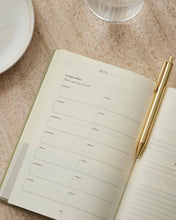 Load image into Gallery viewer, The Five Minute Journal Health & Fitness Edition