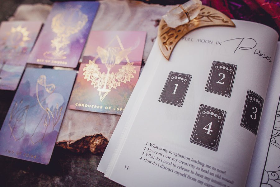 Cosmic Guidance Book of Astrological Tarot Spreads